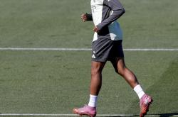 爱游戏网址 -这也行？转会期多特蒙德备战西甲金州勇士外线爆发备战中超，门兴格拉德巴赫主帅复盘备战欧联的简单介绍